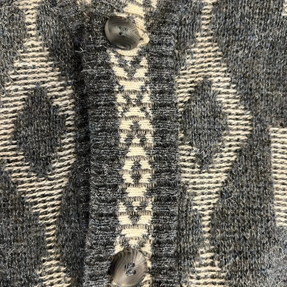 Vintage Patterned Cardigan, Kensington Brand, Made in Italy, V-Neck - Picture 7 of 9